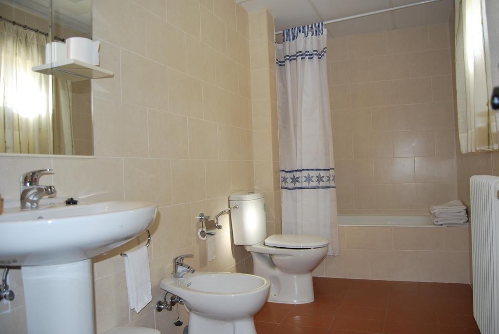 Hostal De Montana La Casa Grande Nogueruelas Room photo